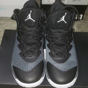 Jordan's super.fly 3 youth